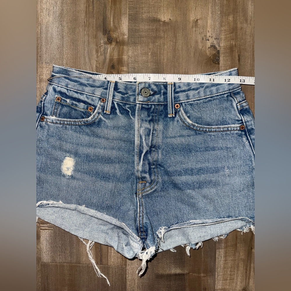GRLFRND Cindy High Rise Cut Off in Color Pink Moon Button Fly Size 25 - Picture 4 of 8